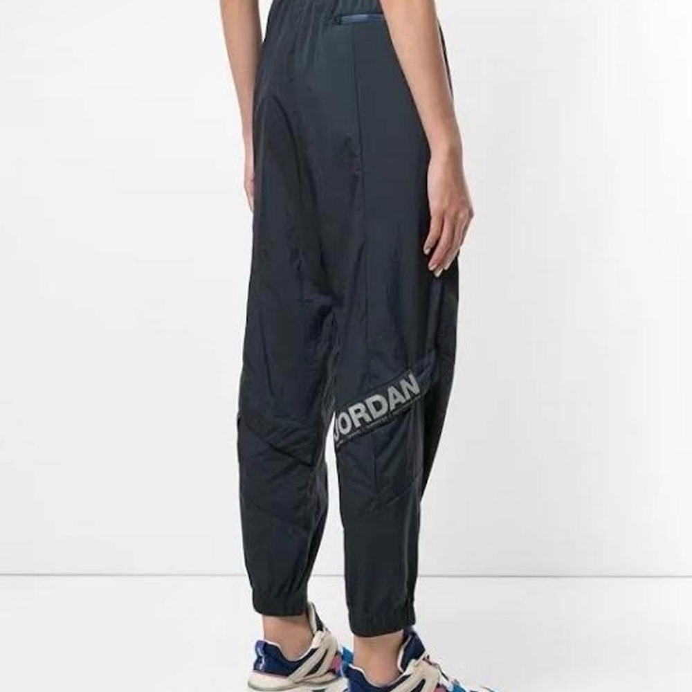 Air Jordan women Jumpman Utility Pants Parachute Joggers Size XS black Barrel